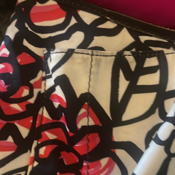 Coach Poppy Daisy Graffiti Messenger Style Shoulder or Crossbody Bag F16915 - Picture 7 of 12